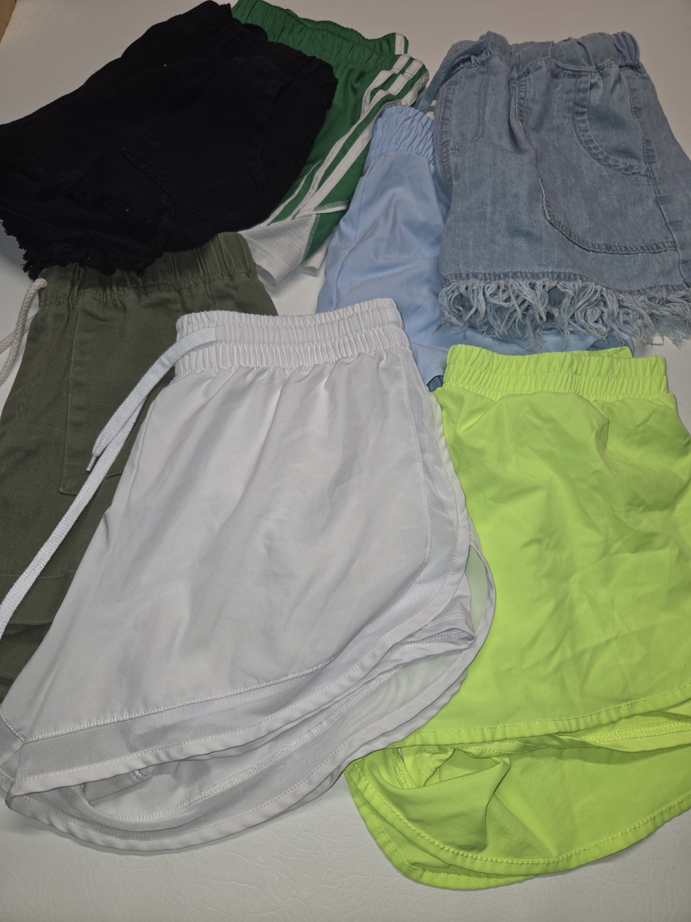 Lot of women's activewear shorts 7 pairs Large